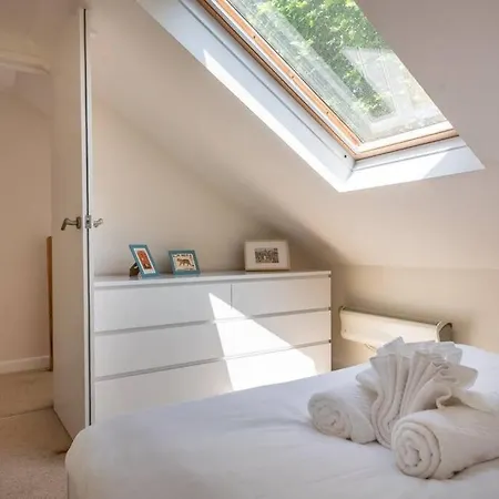 Lägenhet Guestready - Country-side Chic In Bishopston *